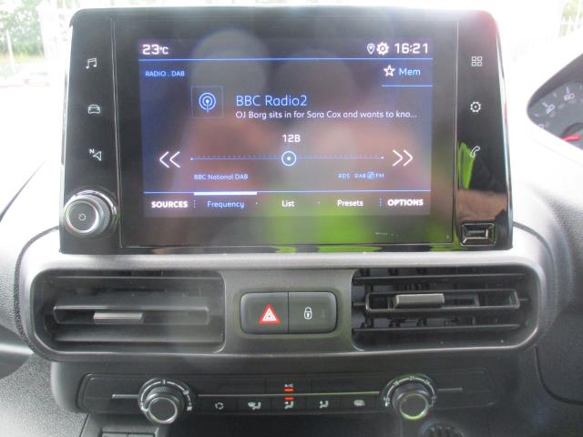 2021 Peugeot Partner 1000 1.5 Bluehdi 100 Professional Van (NV21UHX) Image 19