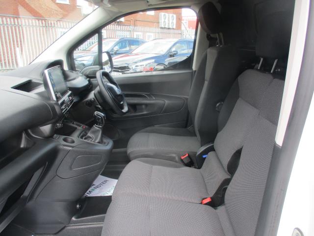 2021 Peugeot Partner 1000 1.5 Bluehdi 100 Professional Van (NV21UHX) Image 24