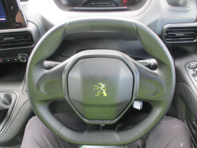 2021 Peugeot Partner 1000 1.5 Bluehdi 100 Professional Van (NV21UHX) Image 14