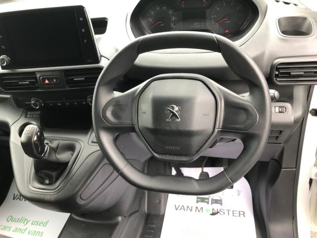 2021 Peugeot Partner 1000 1.5 Bluehdi 100 Professional Van (NV21UJF) Image 17
