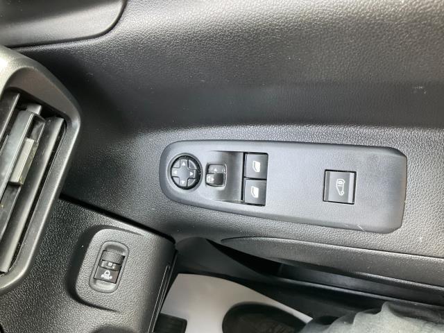 2021 Peugeot Partner 1000 1.5 Bluehdi 100 Professional Van (NV21UJK) Image 32