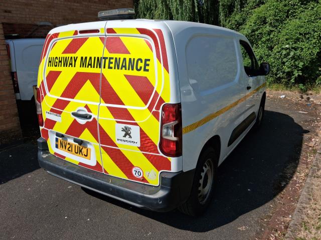 2021 Peugeot Partner 1000 1.5 Bluehdi 100 Grip Van (NV21UKJ) Image 7