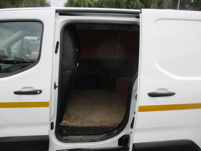 2021 Peugeot Partner 1000 1.5 Bluehdi 100 Grip Van (NV21UKJ) Image 28