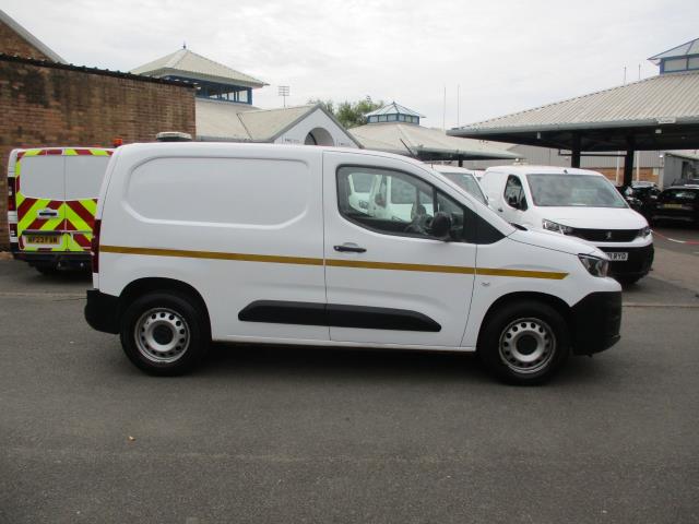 2021 Peugeot Partner 1000 1.5 Bluehdi 100 Grip Van (NV21UKJ) Image 3