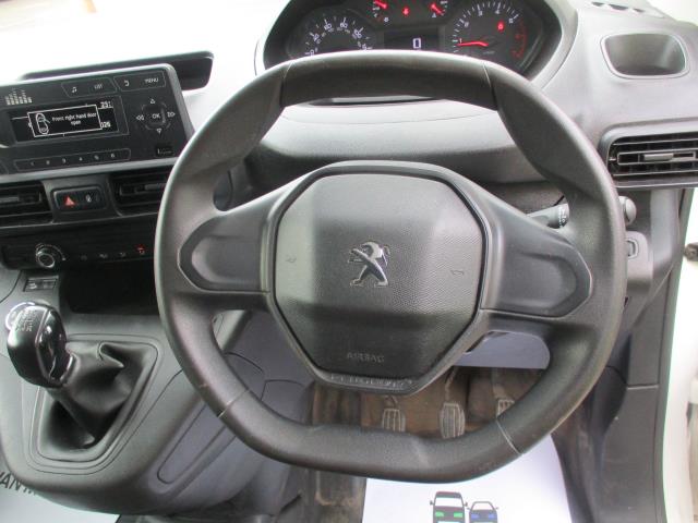 2021 Peugeot Partner 1000 1.5 Bluehdi 100 Grip Van (NV21UKJ) Image 16
