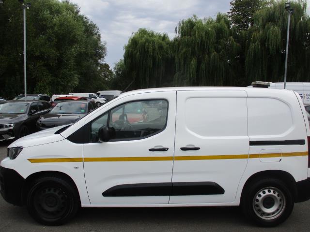 2021 Peugeot Partner 1000 1.5 Bluehdi 100 Grip Van (NV21UKJ) Image 8