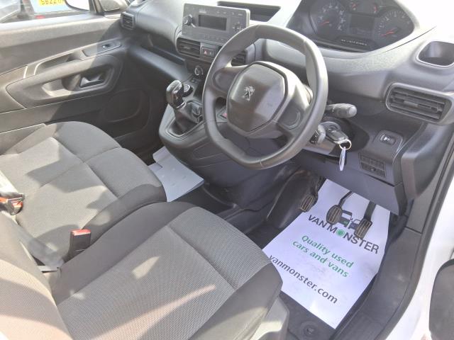 2021 Peugeot Partner 1000 1.5 Bluehdi 100 Grip Van (NV21UKK) Image 24