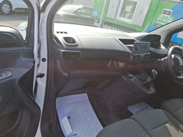 2021 Peugeot Partner 1000 1.5 Bluehdi 100 Grip Van (NV21UKK) Image 22