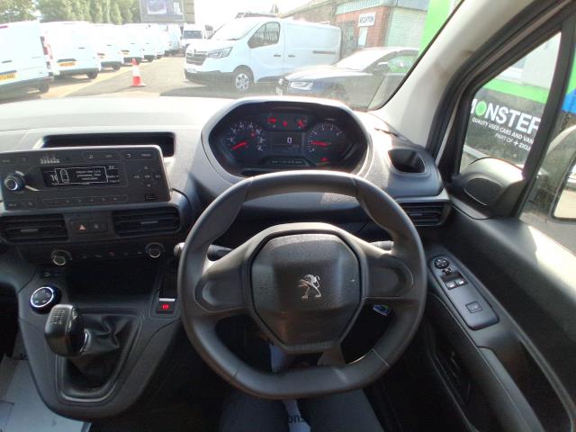 2021 Peugeot Partner 1000 1.5 Bluehdi 100 Grip Van (NV21UKK) Image 28