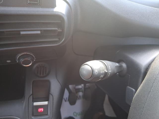 2021 Peugeot Partner 1000 1.5 Bluehdi 100 Grip Van (NV21UKK) Image 36