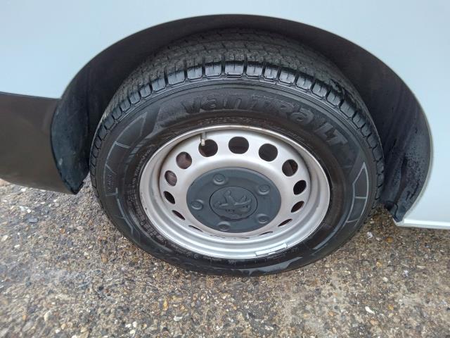 2021 Peugeot e-Expert 1000 100Kw 75Kwh Professional Van Auto (NV21UKW) Image 32