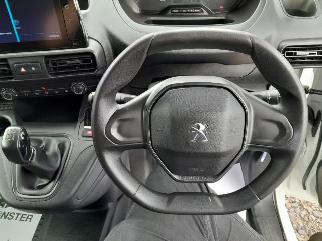 2021 Peugeot Partner STANDARD 1000 1.5 BLUE HDI 100PS PROFESSIONAL (NV21UPM) Image 17
