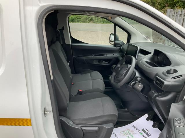 2021 Peugeot Partner 1000 1.5 Bluehdi 100 Professional Van (NV21VRZ) Image 16