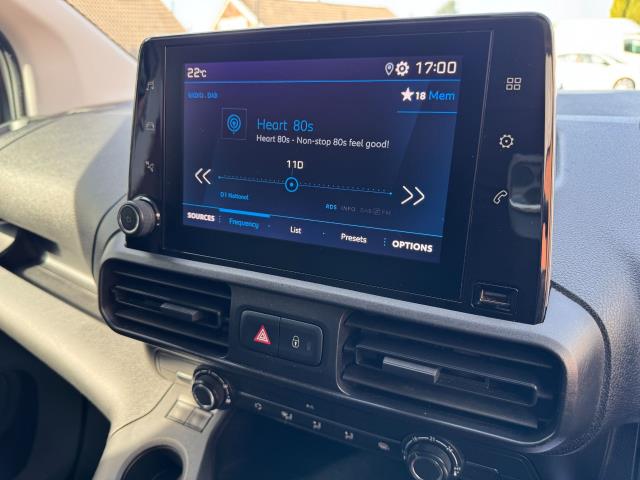 2021 Peugeot Partner 1000 1.5 Bluehdi 100 Professional Van EURO 6 (NV21VSE) Image 24