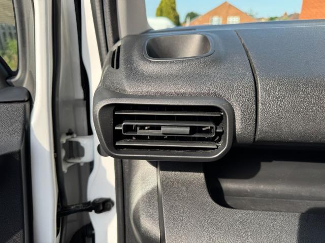 2021 Peugeot Partner 1000 1.5 Bluehdi 100 Professional Van EURO 6 (NV21VSE) Image 38