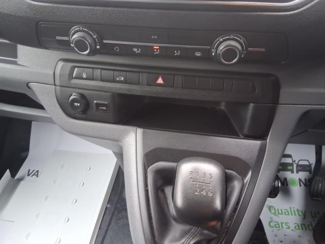 2021 Peugeot Expert 1000 1.5 Bluehdi 100 Professional Van (NV21VUT) Image 29