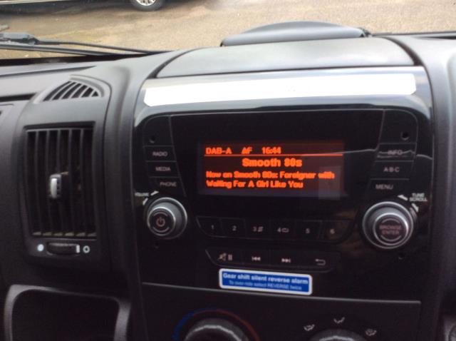 2021 Peugeot Boxer 2.2 Bluehdi H2 S Van 140Ps (Welfare Van) (LIMITED 68MPH) (NV21VWK) Image 31