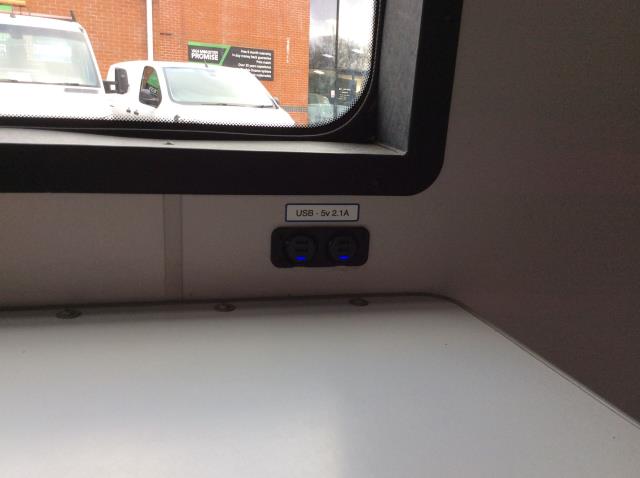 2021 Peugeot Boxer 2.2 Bluehdi H2 S Van 140Ps (Welfare Van) (LIMITED 68MPH) (NV21VWK) Image 17