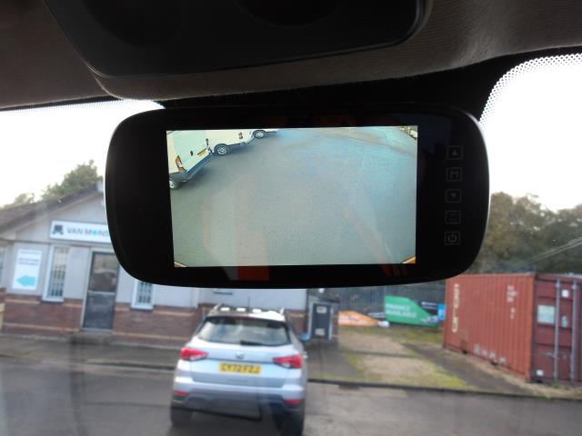 2021 Peugeot Boxer 2.2 Bluehdi H2 S Van 140Ps Welfare Van (NV21VWR) Image 32