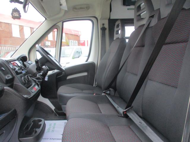 2021 Peugeot Boxer 2.2 BlueHDi 335 S 5dr L3 H2 Welfare Van Euro 6 (140 PS)(s/s) (NV21VWX) Image 29