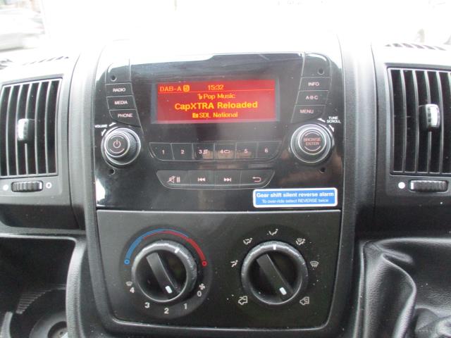 2021 Peugeot Boxer 2.2 BlueHDi 335 S 5dr L3 H2 Welfare Van Euro 6 (140 PS)(s/s) (NV21VWX) Image 23