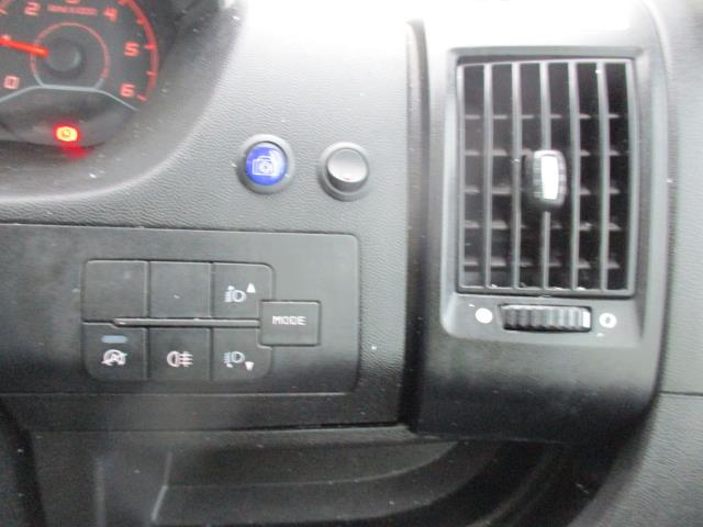 2021 Peugeot Boxer 2.2 BlueHDi 335 S 5dr L3 H2 Welfare Van Euro 6 (140 PS)(s/s) (NV21VWX) Image 17