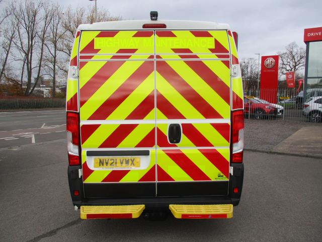2021 Peugeot Boxer 2.2 BlueHDi 335 S 5dr L3 H2 Welfare Van Euro 6 (140 PS)(s/s) (NV21VWX) Image 6