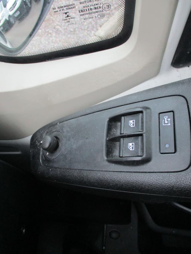 2021 Peugeot Boxer 2.2 BlueHDi 335 S 5dr L3 H2 Welfare Van Euro 6 (140 PS)(s/s) (NV21VWX) Image 16