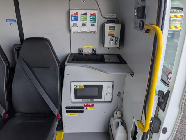 2021 Peugeot Boxer 2.2 BlueHDi 335 S 5dr L3 H2 Welfare Van Euro 6 (140 PS)(s/s) (NV21VXA) Image 9