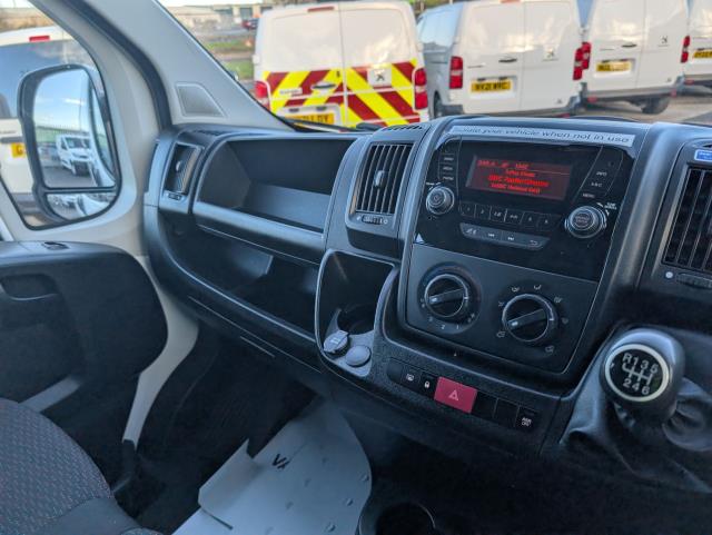 2021 Peugeot Boxer 2.2 BlueHDi 335 S 5dr L3 H2 Welfare Van Euro 6 (140 PS)(s/s) (NV21VXA) Image 28
