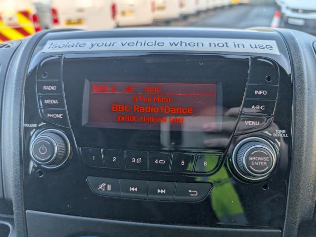 2021 Peugeot Boxer 2.2 BlueHDi 335 S 5dr L3 H2 Welfare Van Euro 6 (140 PS)(s/s) (NV21VXA) Image 26