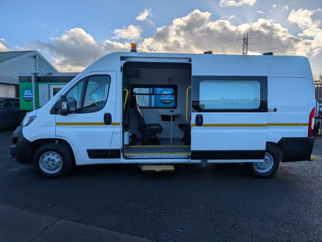 2021 Peugeot Boxer 2.2 BlueHDi 335 S 5dr L3 H2 Welfare Van Euro 6 (140 PS)(s/s) (NV21VXA) Image 6