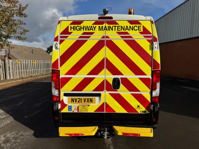 2021 Peugeot Boxer 2.2 Bluehdi H2 S Van 140Ps Welfare Van *70 MPH Restricted (NV21VXN) Image 8