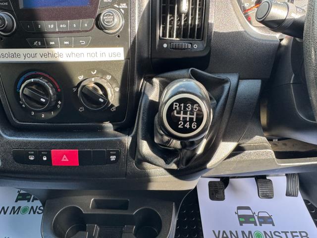 2021 Peugeot Boxer 2.2 Bluehdi H2 S Van 140Ps Welfare Van *70 MPH Restricted (NV21VXN) Image 33
