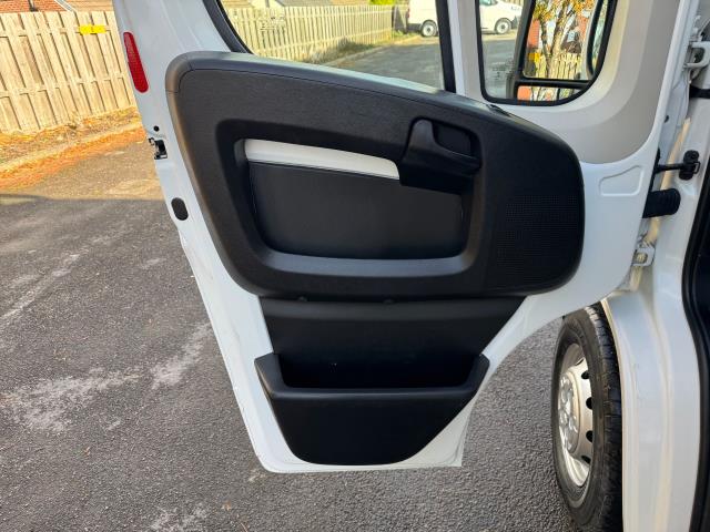 2021 Peugeot Boxer 2.2 Bluehdi H2 S Van 140Ps Welfare Van *70 MPH Restricted (NV21VXN) Image 42