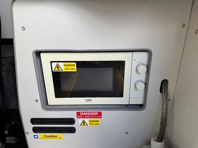 2021 Peugeot Boxer 2.2 Bluehdi H2 S Van 140Ps Welfare Van *70 MPH Restricted (NV21VXN) Image 52