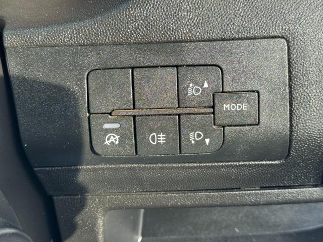 2021 Peugeot Boxer 2.2 Bluehdi H2 S Van 140Ps Welfare Van *70 MPH Restricted (NV21VXN) Image 27