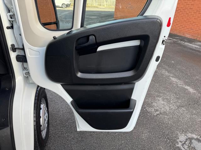 2021 Peugeot Boxer 2.2 Bluehdi H2 S Van 140Ps Welfare Van *70 MPH Restricted (NV21VXN) Image 18