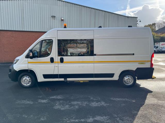 2021 Peugeot Boxer 2.2 Bluehdi H2 S Van 140Ps Welfare Van *70 MPH Restricted (NV21VXN) Image 6