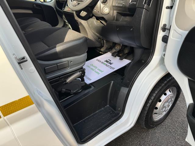 2021 Peugeot Boxer 2.2 Bluehdi H2 S Van 140Ps Welfare Van *70 MPH Restricted (NV21VXN) Image 17