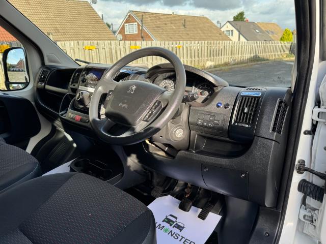 2021 Peugeot Boxer 2.2 Bluehdi H2 S Van 140Ps Welfare Van *70 MPH Restricted (NV21VXN) Image 14
