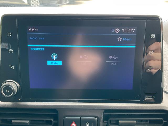 2021 Peugeot Partner 1000 1.5 Bluehdi 100 Professional Premium Van (NV21WKL) Image 20