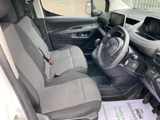 2021 Peugeot Partner 1000 1.5 Bluehdi 100 Professional Van (NV21WLR) Image 15