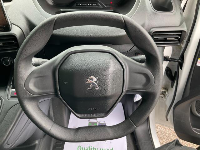 2021 Peugeot Partner 1000 1.5 Bluehdi 100 Professional Van (NV21WLR) Image 16