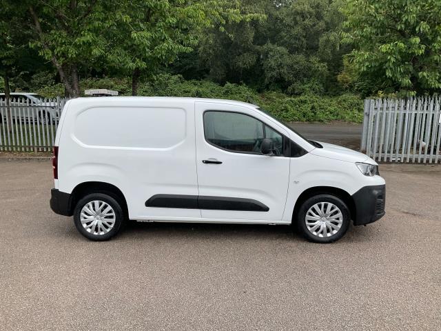 2021 Peugeot Partner 1000 1.5 Bluehdi 100 Professional Van (NV21WLR) Image 13