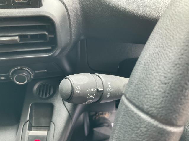 2021 Peugeot Partner 1000 1.5 Bluehdi 100 Professional Van (NV21WLR) Image 27