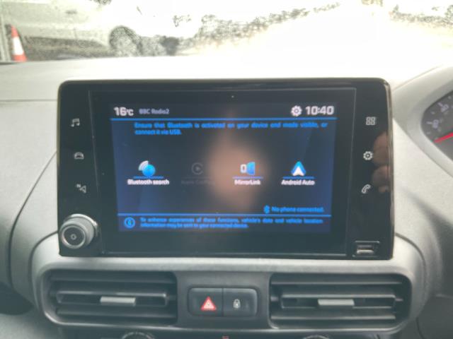2021 Peugeot Partner 1000 1.5 Bluehdi 100 Professional Van (NV21WLR) Image 20