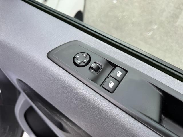 2021 Peugeot Expert 1000 100Kw 75Kwh Professional Van Auto (NV21WUH) Image 19