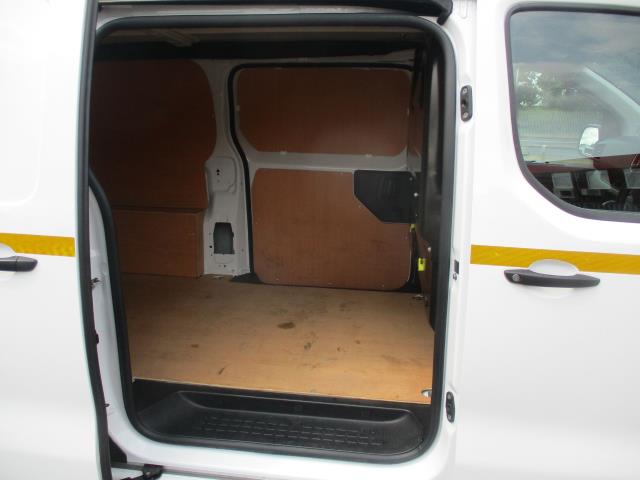 2021 Peugeot Expert 1000 1.5 Bluehdi 100 Professional Van (NV21XSE) Image 31