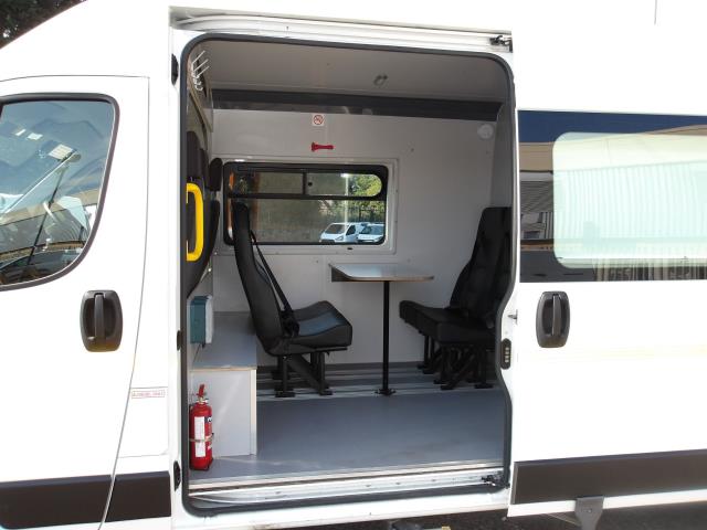 2021 Peugeot Boxer 2.2 Bluehdi H2 Professional Van 140Ps Welfare Van (NV21YTZ) Image 14